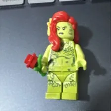 LEGO Poison Ivy Minifigure 76300