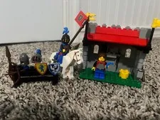 LEGO 6041 - Castle: Lion Knights: Armor Shop -100% complete w/ instructions