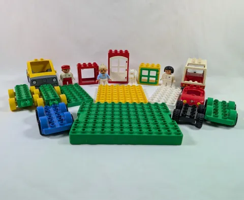 Mixed Lot Of Vintage Lego Duplo Pieces Base Plates Vehicles Figures (B)