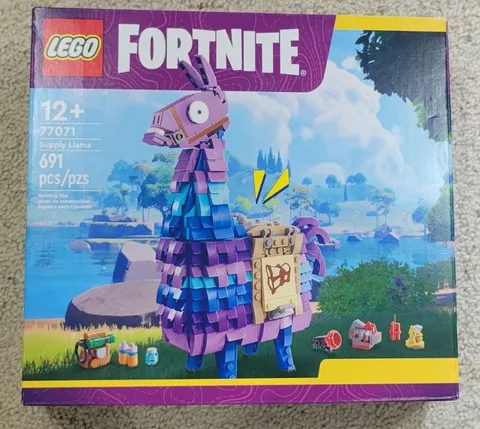 New LEGO Fortnite Building Set #77071 - Supply Llama, 691 pcs, 12+ - NIB