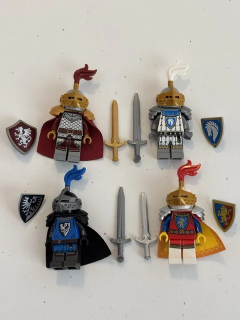New LEGO Mixed Faction Knights Battle Pack - 4 Minifigures -10305 21325 31168