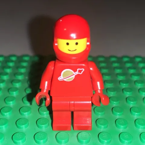 LEGO Space Spaceman Minifigure Red Astronaut w/ Helmet & Air Tanks SP005