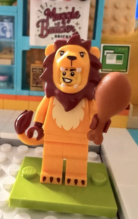 Lego CMF Series 28 Lion Costume Fan Minifigure With Accessories 