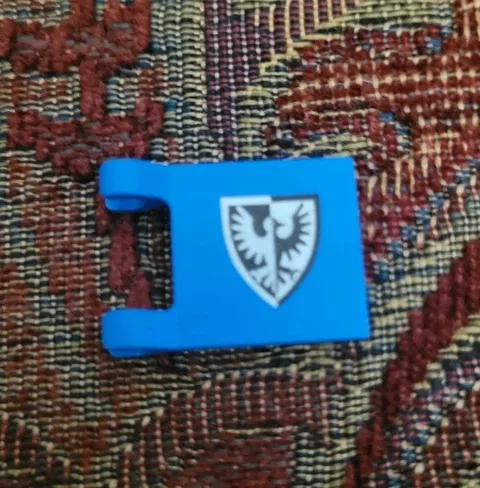 Vintage LEGO 2335 Flag 2 x 2 Square w Black Falcon Shield Unbroken Castle Part