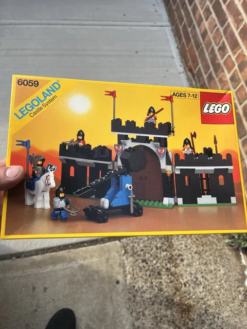 LEGO Castle: Knight's Stronghold (6059) NEW SEALED MINT CONDITION NEW