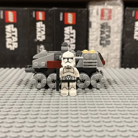LEGO Star Wars 75028: Clone Turbo Tank Microfighter -  95% Complete!!