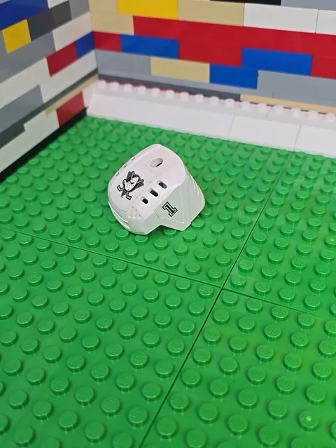 LEGO Hockey Helmet “Mighty Ducks” - 2003