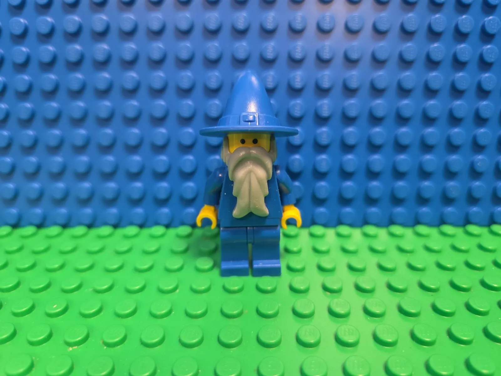LEGO Castle Wizard Magnet Minifigure M428 magwiz CMF Lot Rare Retired Vintage 