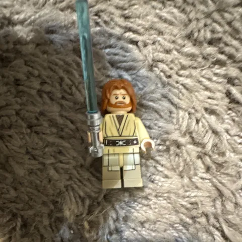 LEGO Star Wars Obi-Wan Kenobi Minifigure w/ Blue Lightsaber Plastic Figure