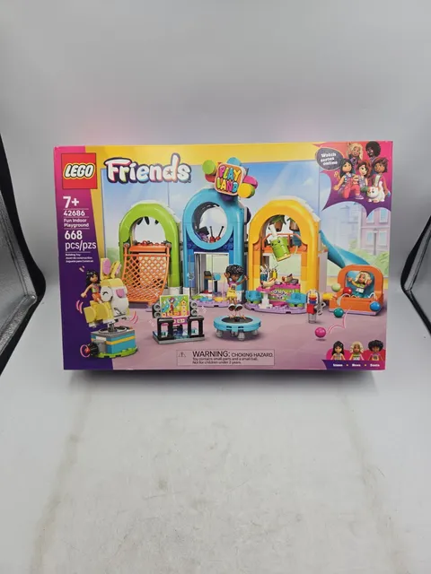 LEGO Friends 42686 Candy Store Indoor Playground 668 PCS New Sealed