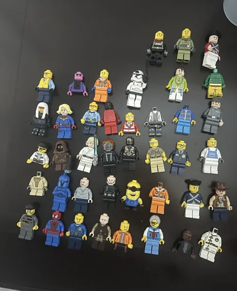 LEGO Minifigure Mixed Lot, Assorted Characters, Plastic, Age 4+ Set