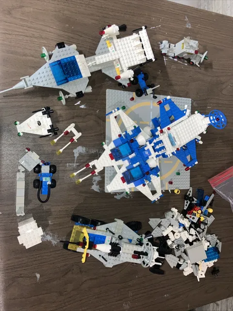 Lego Classic Space Lot 6980 894 6929 6950 More Parts