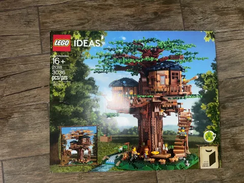 LEGO Ideas: Tree House 21318 Retired Set brand new