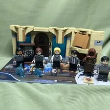 LEGO Harry Potter Hogwarts Room of Requirement 75966 w/ Extra Harry