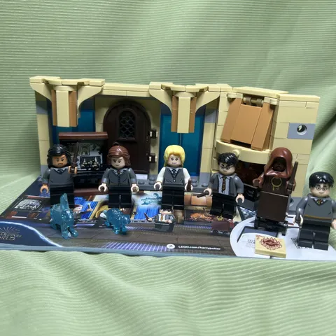 LEGO Harry Potter Hogwarts Room of Requirement 75966 w/ Extra Harry