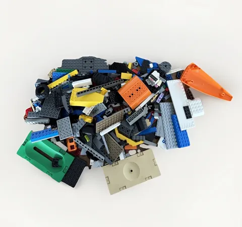 Lego 2LBS Assorted Bricks Blocks & Pieces Bulk Lot. LEGOS