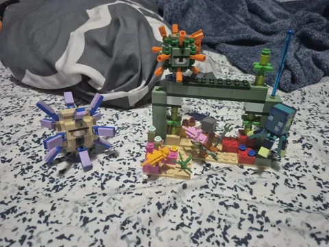 LEGO Minecraft: The Guardian Battle (21180)
