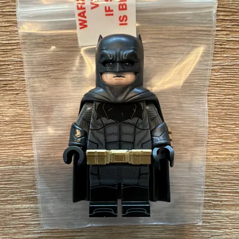 Abnormal BvS Batman Minifigure Limited Edition