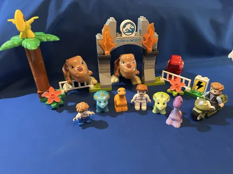 Lego Duplo Jurassic World And Dinosaur Nursery