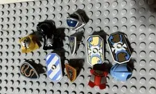 Lego caste lot of breastplates, shields, and helmets - Seal Pattern And More!