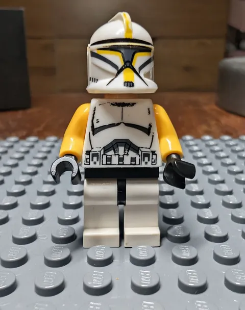 LEGO Star Wars Clone Trooper Commander Phase 1 Minifigure sw1146