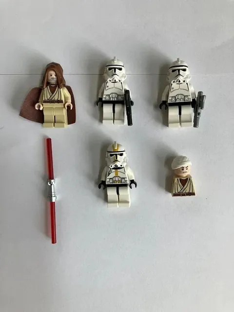 LEGO Star Wars Minifigure Lot 2005 Clones Obi-Wan Jedi 4 MiniFigures No Cracks