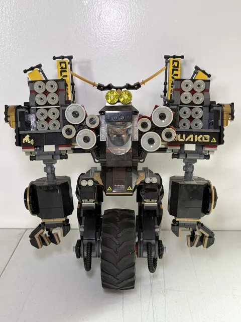 LEGO Ninjago Cole Earth Mech Walker Robot w/ Cole Minifigure 
