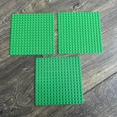 Lego Lot of 3 -  Baseplates Base Plate 16x16 Light Green