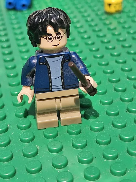 LEGO Minifigure Harry Potter Dark Blue Open Jacket Dark Tan Medium Legs hp175