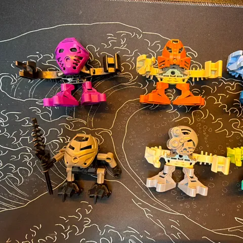 LEGO BIONICLE Matoran BIONICLE Parts Lot Multicolor figures & masks
