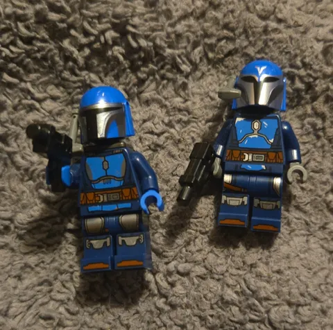 LEGO Star Wars Mandalorian Minifigure Lot of 2 Blue Helmets Blasters Jetpack