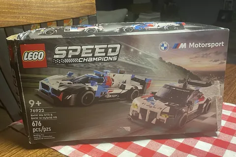 NEW distressed box LEGO 76922 SPEED CHAMPIONS BMW M4 GT3 & BMW M Hybrid V8 Cars