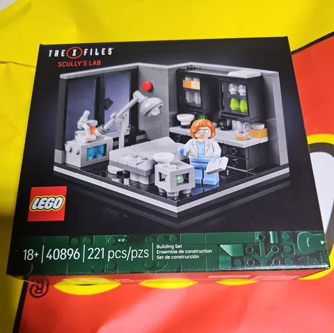 LEGO 40896 LEGO Ideas The X-Files Scully's Lab New Sealed