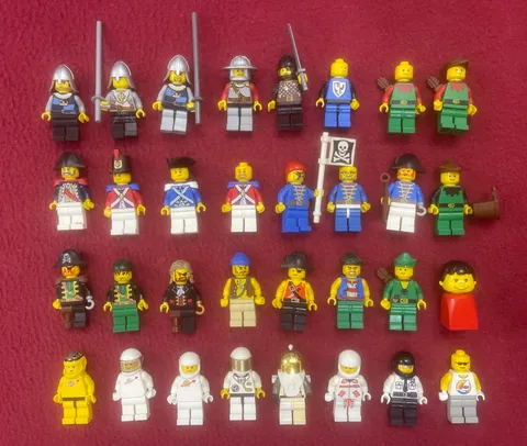 LEGO Vintage Minifigures Lot(32)!knights,Forestmen,Commanders,Space,Pirates🔥📈