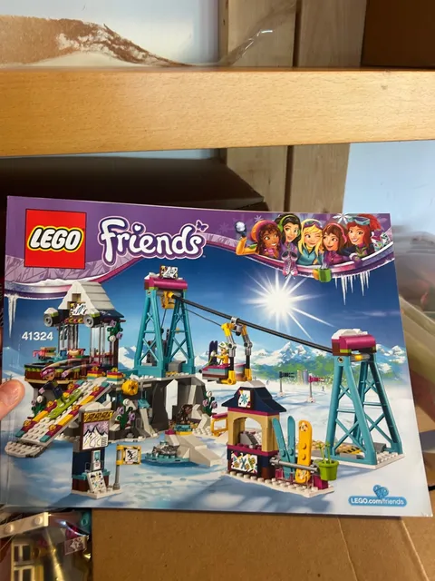 LEGO FRIENDS: Snow Resort Ski Lift (41324) Lightly Used with Instructions