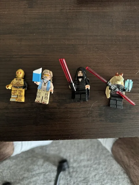 LEGO Star Wars Dark Falcon Minifigure Lot of 4 - NO DARTH DEV OR JEDI VADER