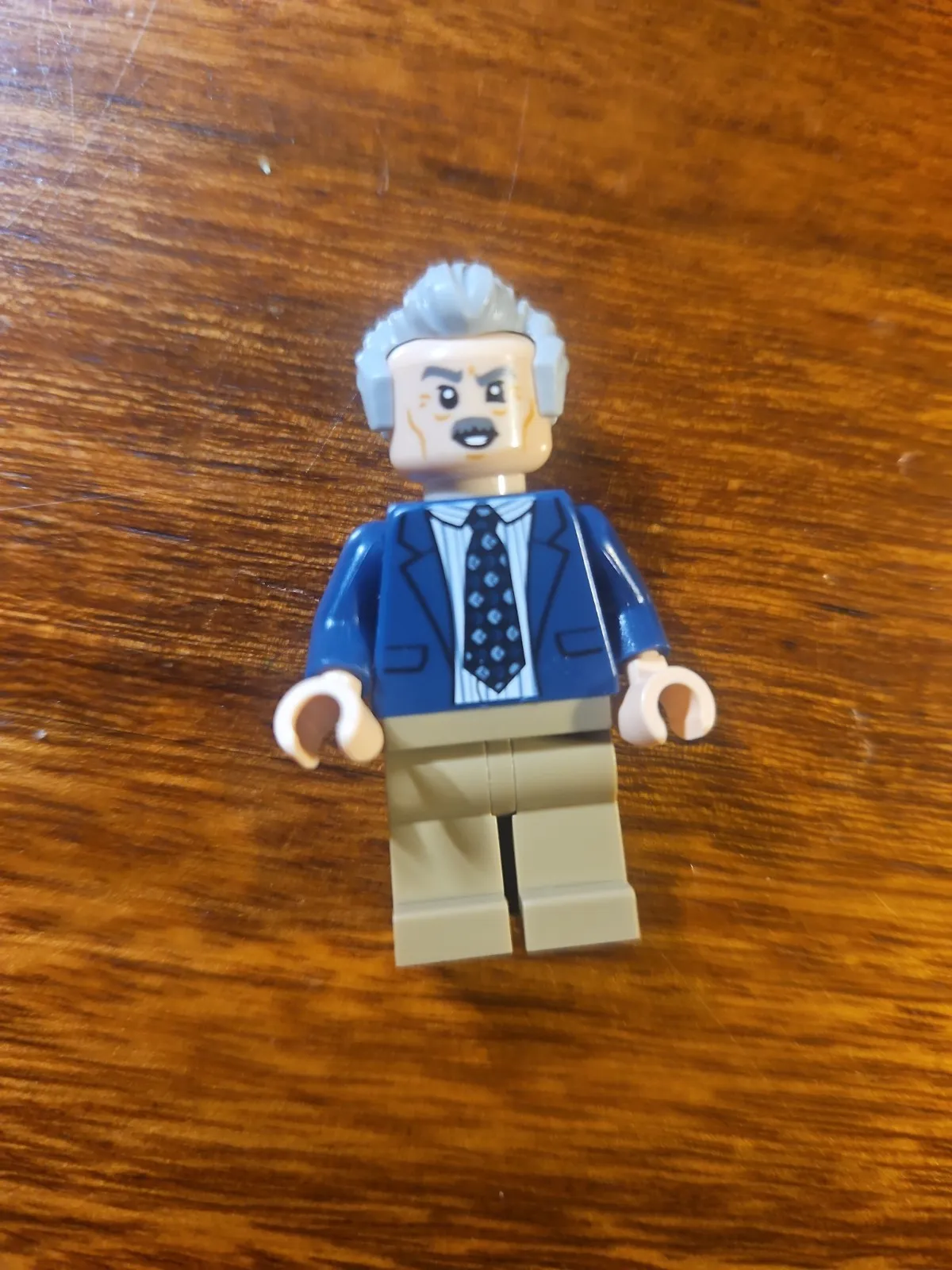Sh1100 LEGO Minifigure J. Jonah Jameson. Marvel Super Heroes