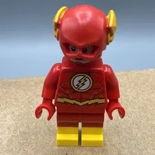 LEGO The Flash Minifigure Sh473 Gold Outlines on Chest DC Super Heroes Set 76098