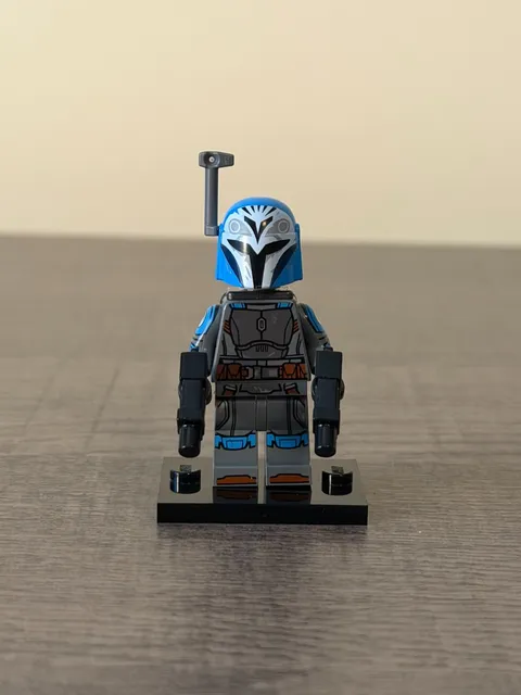 Lego Star Wars: Bo-Katan Minifigure with Hair Piece (From Set 75361)