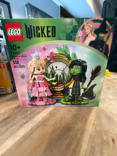 LEGO Wicked: Elphaba & Glinda Figures (75682) FACTORY SEALED