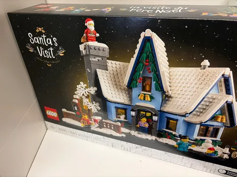 LEGO Icons: Santa's Visit (10293) brand new sealed