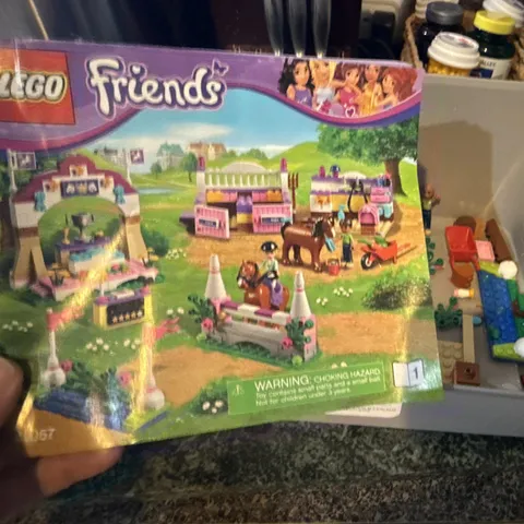 LEGO Friends Illustrated Instruction Manual Booklet - Manual Format Booklet