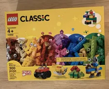 LEGO CLASSIC 11002 Basic Brick Set - 300 pcs - NEW & Sealed. Retired