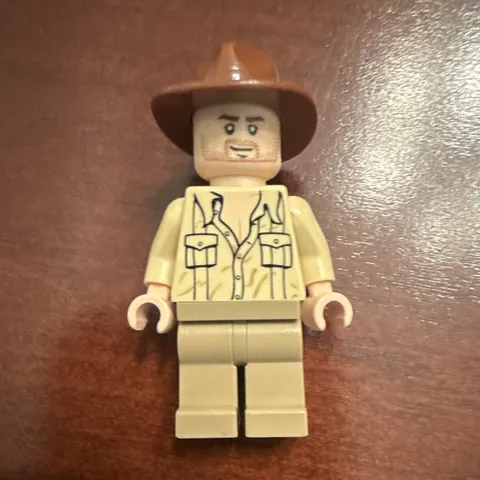 LEGO Tan Outfit Minifigure Figure w/ Brown Hat, Plastic, 1 Piece, Age 4+
