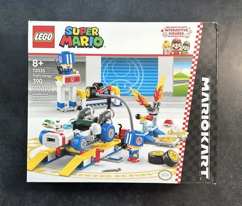 LEGO Super Mario: Mario Kart-Toad's Garage (72035)