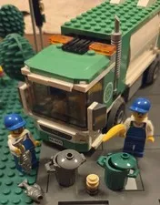 LEGO CITY Garbage Truck Set #4432 100% Complete 2 Figures minifigs lot 2012 Fish