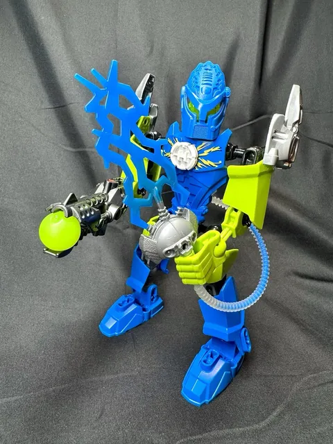 Hero Factory 6217 Breakout SURGE  - Complete Lego Bionicle Figure - All Weapons