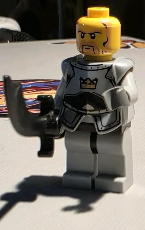 Lego Crown Knight Minifigure