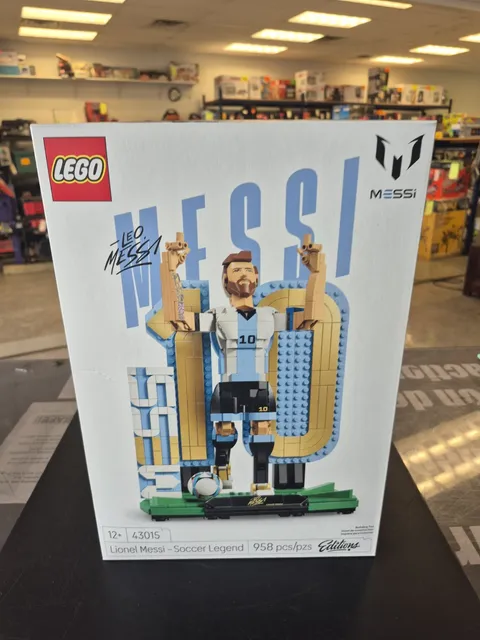 LEGO Editions Lionel Messi - Soccer Legend 43015 New Damage Box