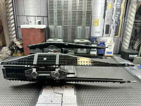 LEGO Star Wars: Kylo Ren's TIE Fighter. Set number: 75179, Incuding 3 minifigs.